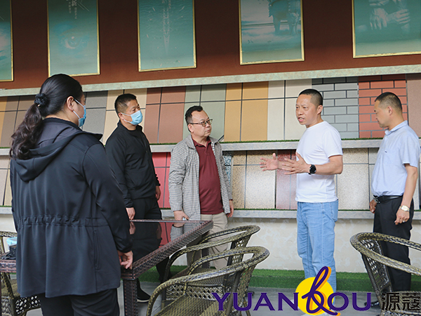 河南寧陵縣王縣長蒞臨廣東奢蔻新材料